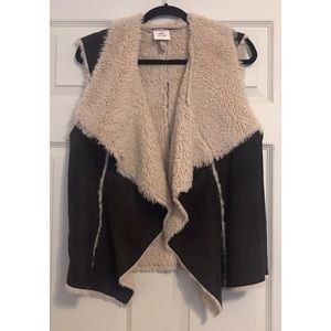 Knox Rose faux fur lined vest